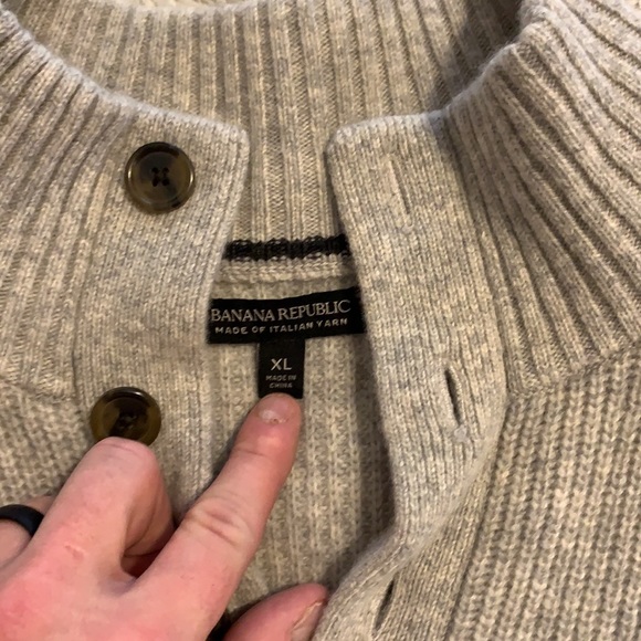 Banana Republic Pullover - Picture 2 of 3